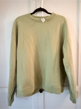 ALO Yoga Crewneck Sweatshirt in Light Sage Green